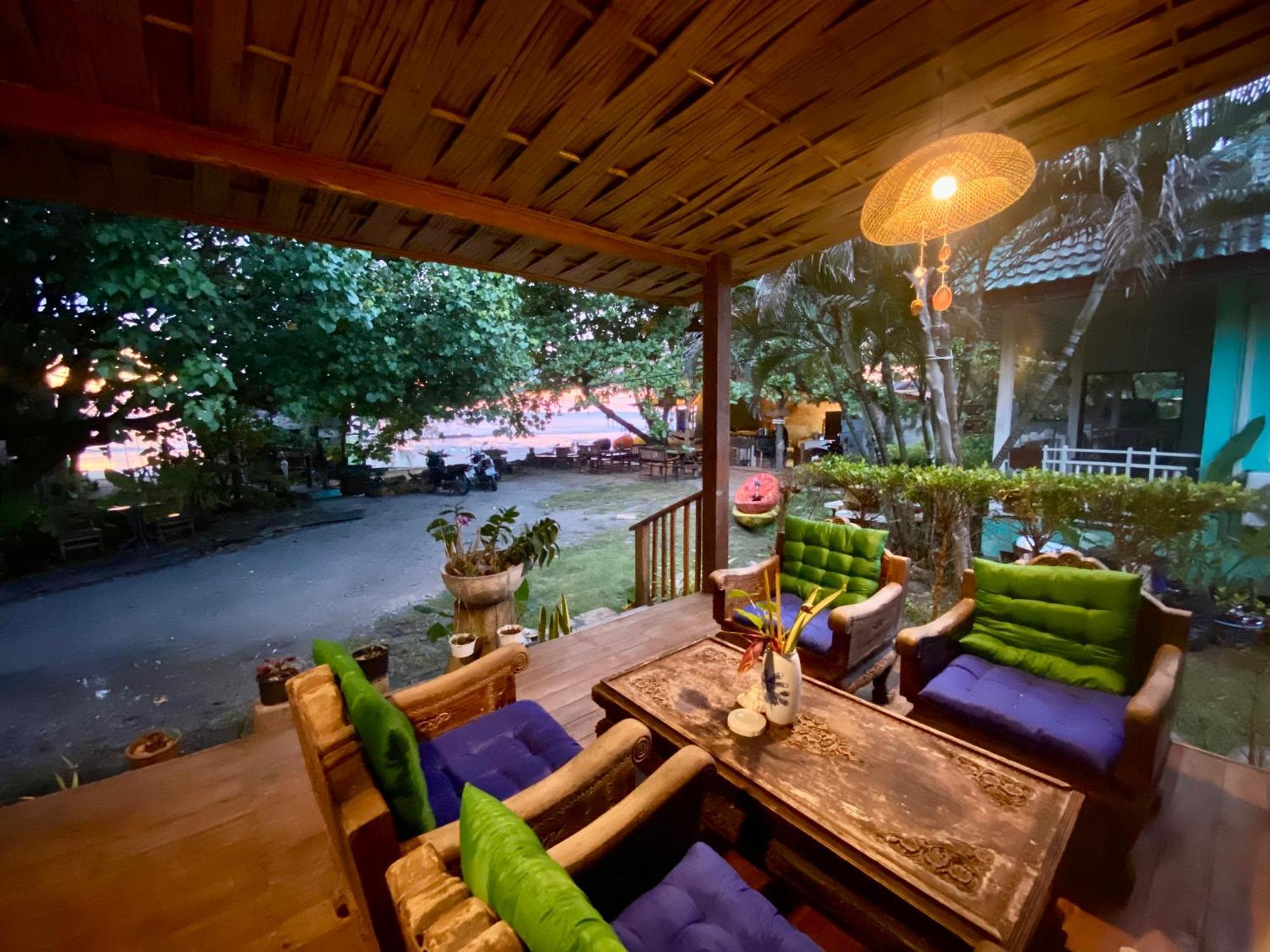 Coconut Lanta Resort @Klong Dow Beach ク ラビ エクステリア 写真