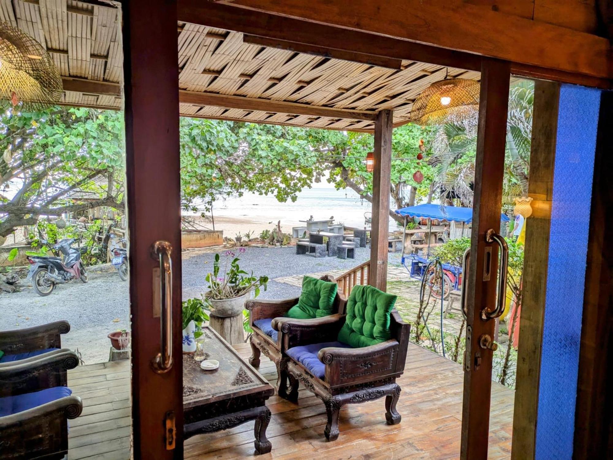 Coconut Lanta Resort @Klong Dow Beach ク ラビ エクステリア 写真